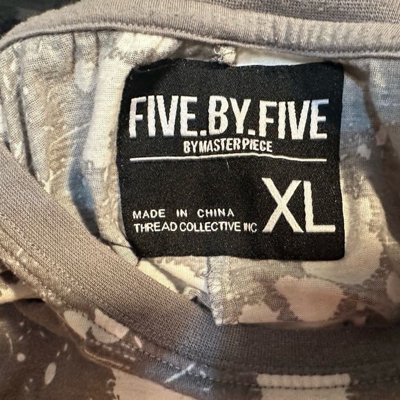 Men’s Extended Tee - Picture 4 of 4